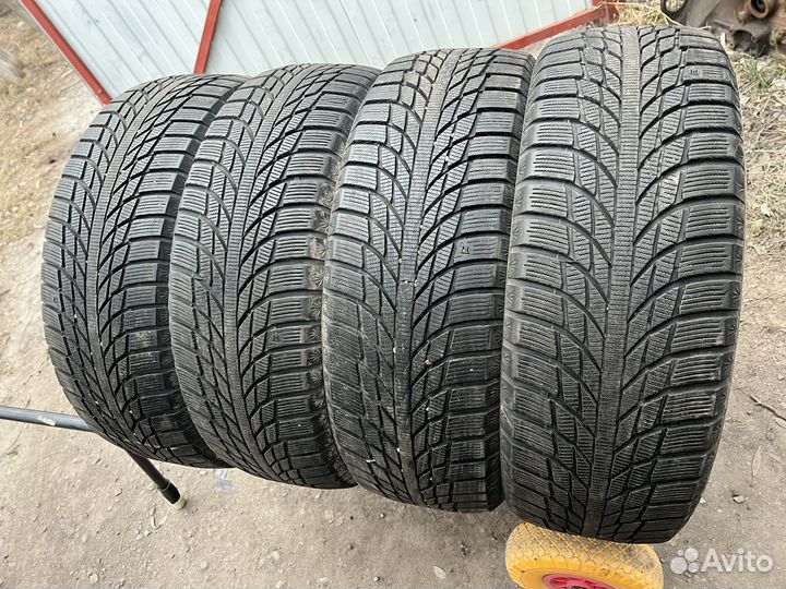 Kumho WinterCraft Ice Wi51 215/55 R18