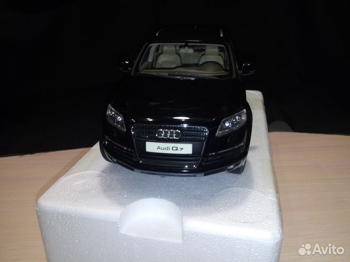 1/18 Audi Q7 (Kyosho)