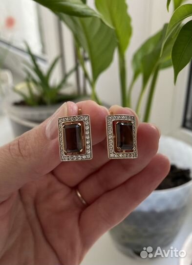 Золотые серьги