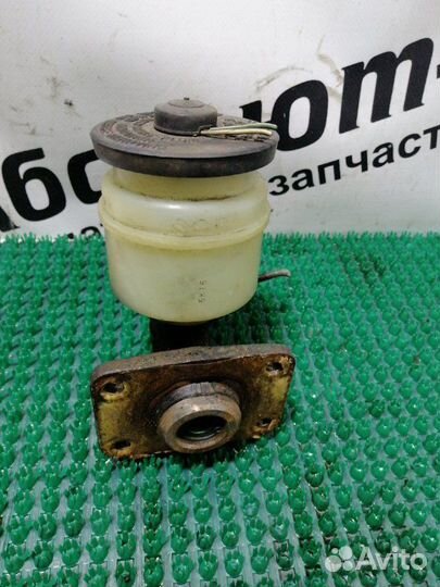 Главный тормозной цилиндр Toyota Hilux LN61 2L