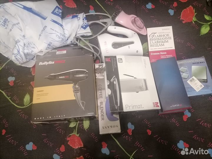 Набор техники и инструментов для парикмахера