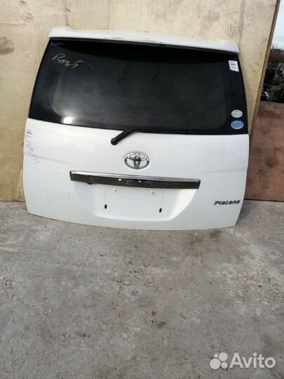 Дверь багажника Toyota Isis ANM10
