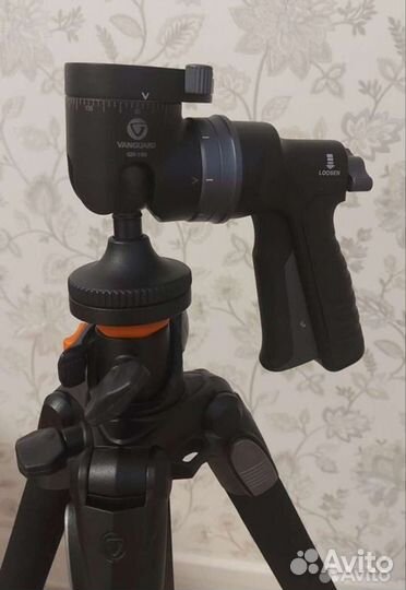 Штатив для фотоаппарата Vanguard Alta pro 263AT