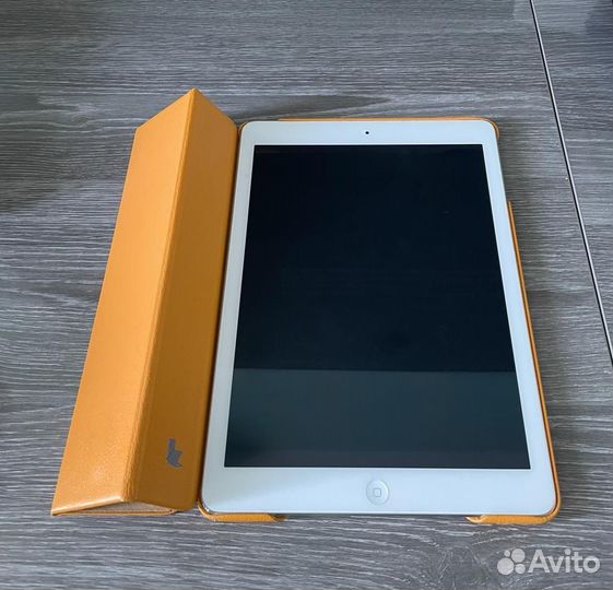 iPad Air WI-FI 128GB Silver