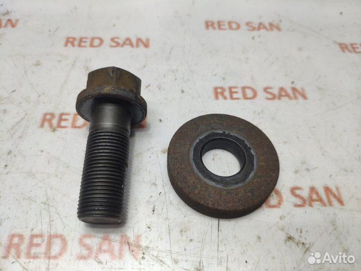 Болт шкива коленвала Mitsubishi Pajero 3 V78W 4M41