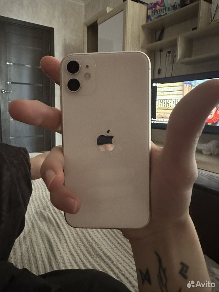 iPhone 11, 64 ГБ