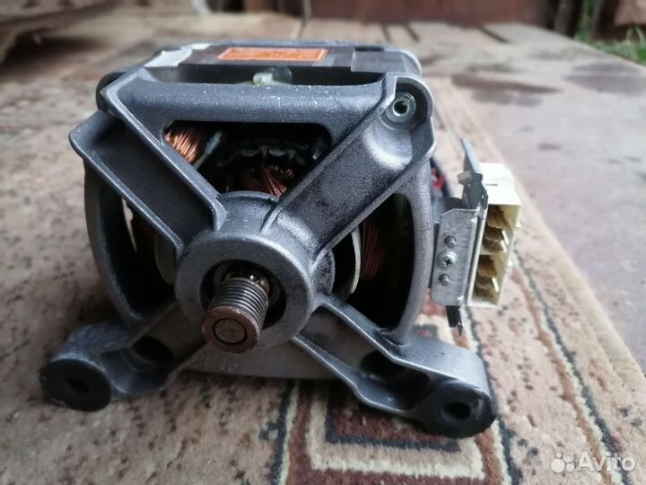 Двигататель стиральной машины