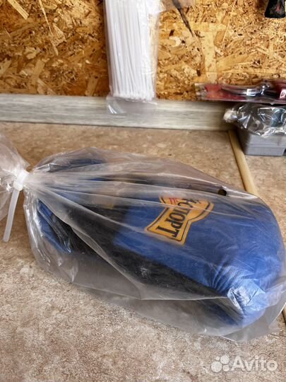 Боксерские перчатки