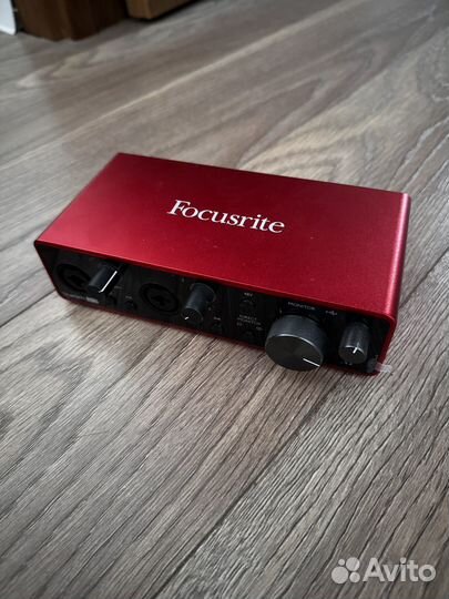 Звуковая карта Focusrite Scarlett 2i2 (3rd Gen)