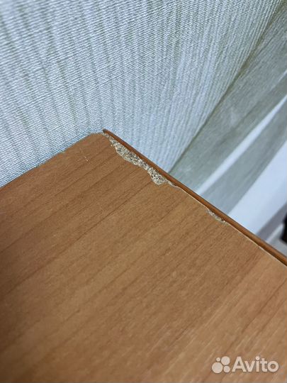 Деревянный стол