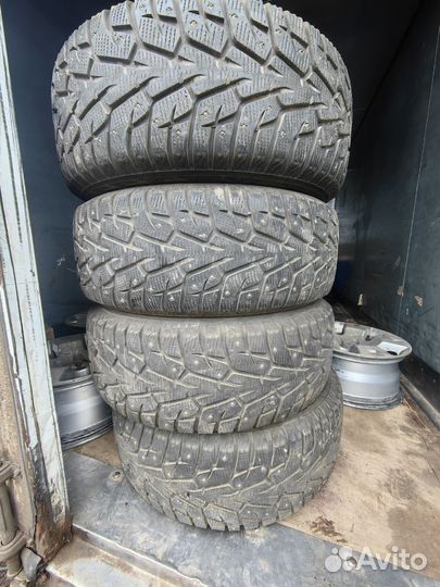 Yokohama IceGuard Stud IG65 265/65 R17