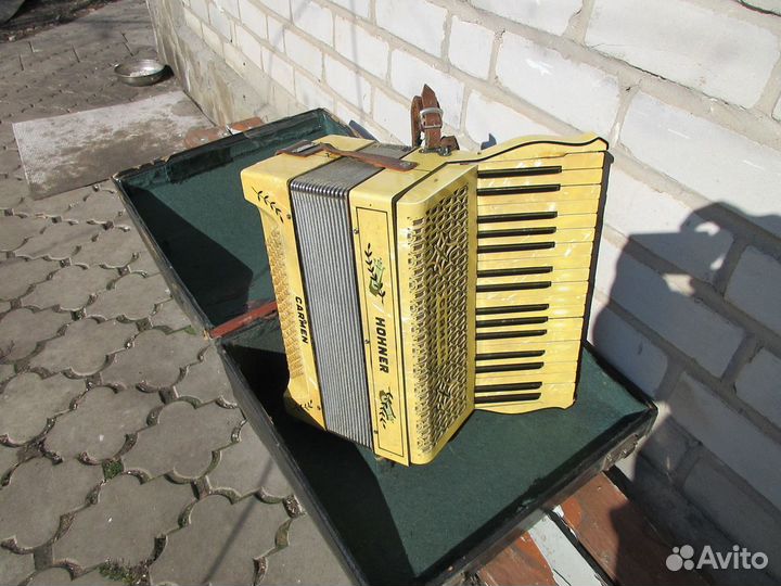 Раритетный аккордеон hohner carmen 40-х годов