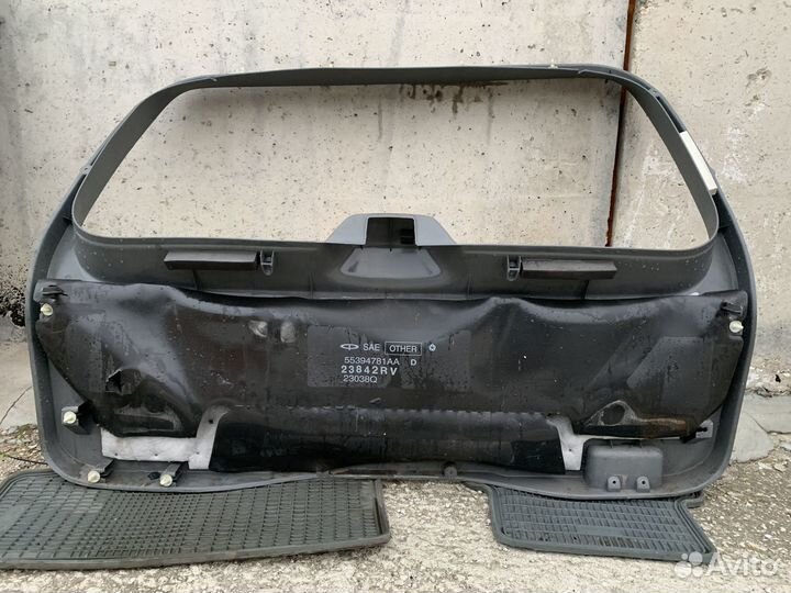 Пластик багажника Jeep Grand Cherokee WH WK