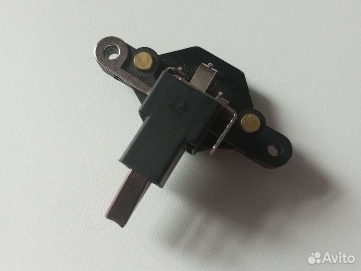 Регулятор напряжения,Щётка генератора, (шоколадка)