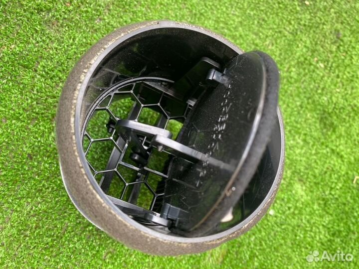 Решетка вентиляционная, дуйка правая Suzuki Grand