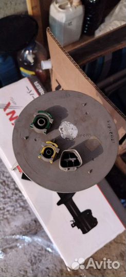 Датчик уровня топлива Land Cruiser Prado 150