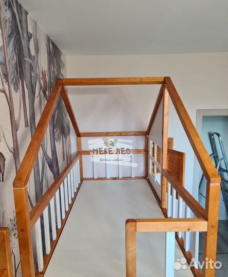 Двухъярусная кровать