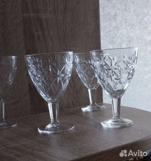 Хрустальные рюмки на ножке ссср.10шт