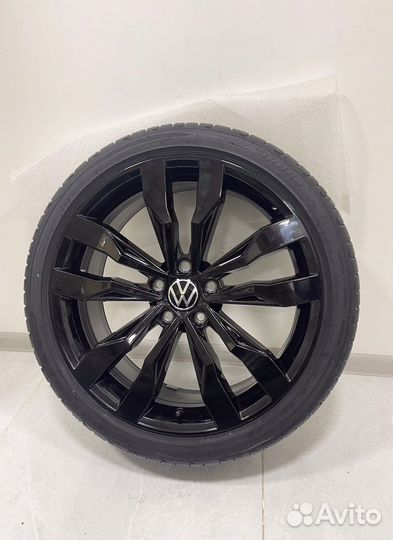Новые Volkswagen T-Roc, Bridgestone 225/40 R19