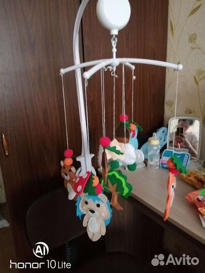Мобиль на кроватку из фетра