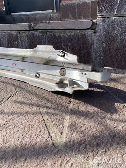 Усилитель переднего бампера Audi A4 B6