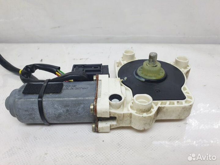 Мотор стеклоподъемника задний левый Mercedes-Benz