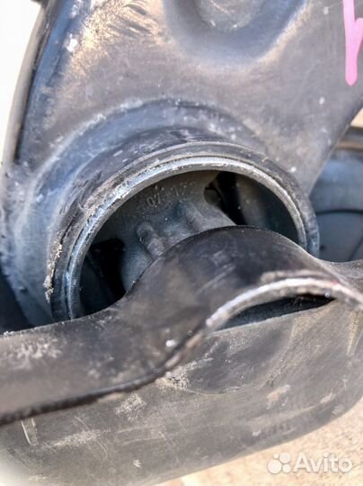 Рычаг задний продольный правый Passat b6 CC Tiguan