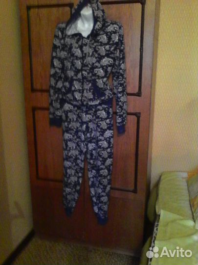 Костюм спортивный женский