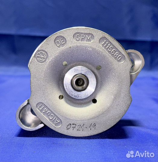 Водяной насос помпа