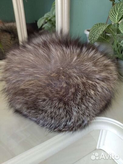 Женские меховые шапки