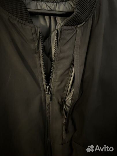 Черный пуховик бомбер Nike