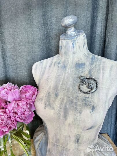 Костюмная анималистическая брошь