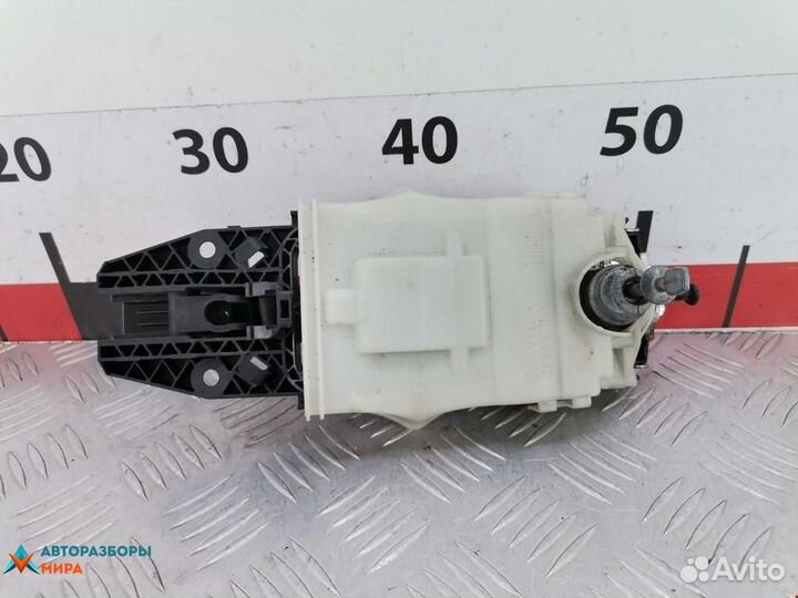 Ручка наружная передняя правая Skoda Rapid 2015