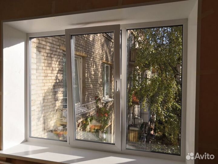 Окно с отделкой