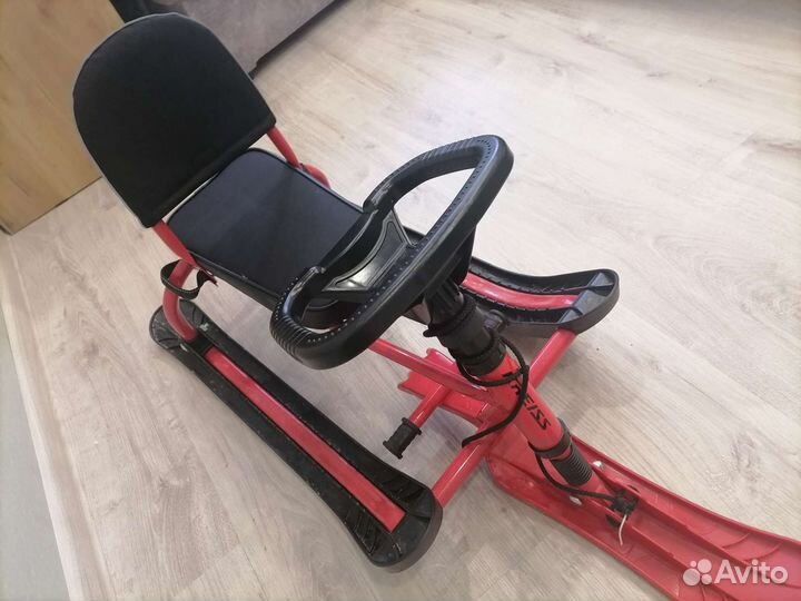 Детский снегокат со спинкой