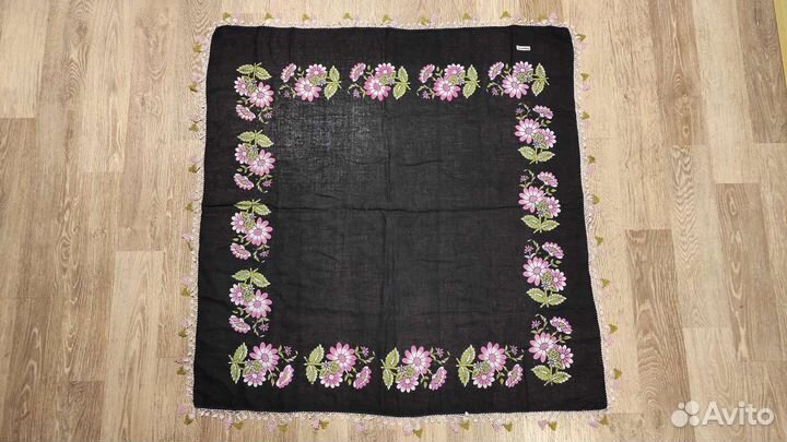 Платок из тонкой шерсти