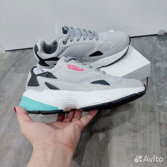 Кроссовки женские adidas falcon 36 37 38 39 40 41