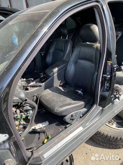 В разборе Mercedes C класс 203 2005год 2.6 бензин