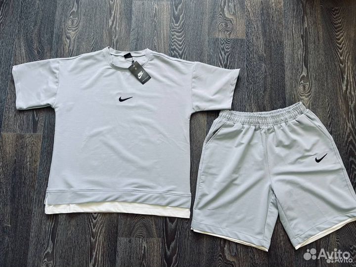 Костюм Nike футболка и шорты 52 и 54 размеры