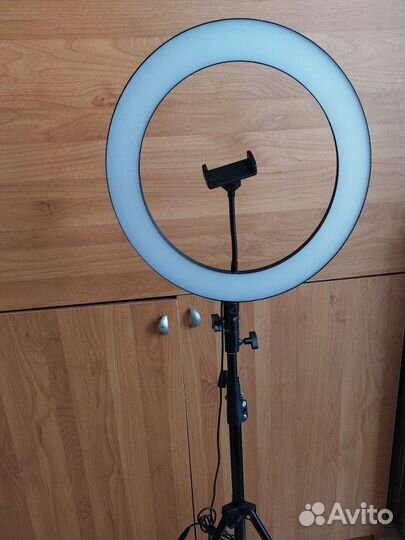 Кольцевая лампа со штативом бу