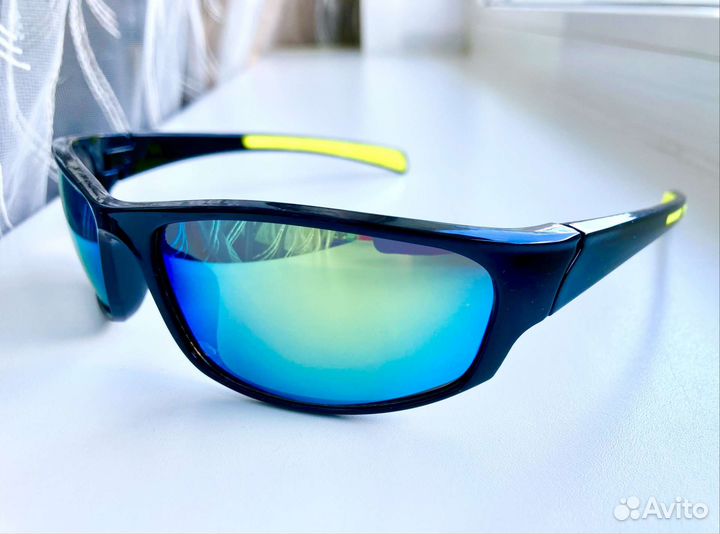 Очки спортивные с чехлом зеркальные чёрные