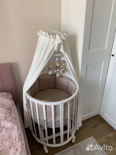 Кроватка круглая для новорожденного с маятником