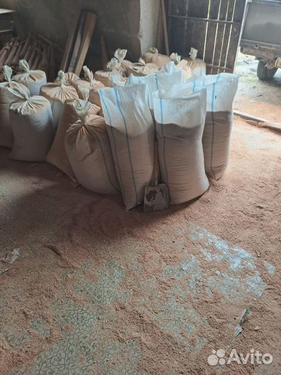 Опилка деревьев