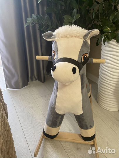 Детская лошадка качалка деревянная