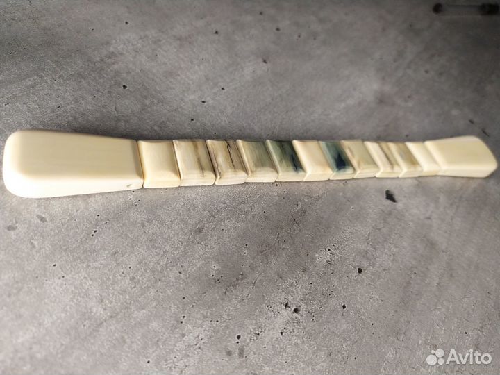 Четки, болтухи, кидалки из бивня мамонта