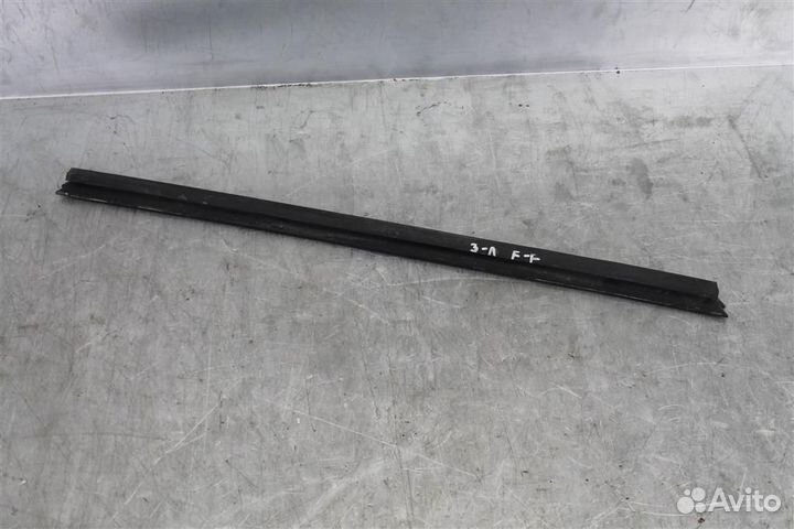 Уплотнитель стекла двери задней левой Ford Focus