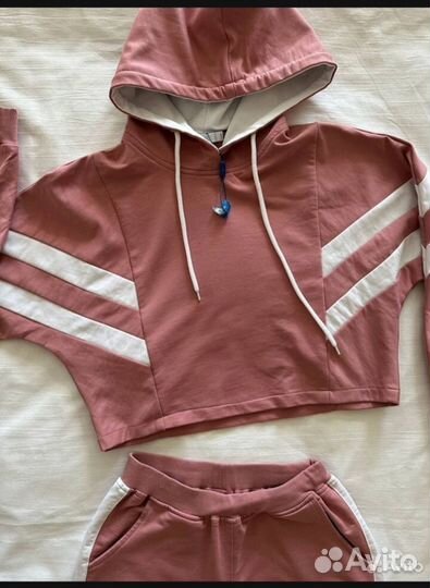 Спортивный костюм женский