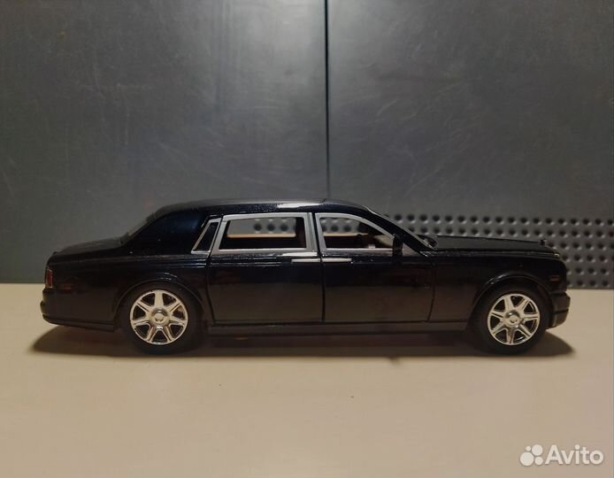 Rolls-Royce phantom 1/24