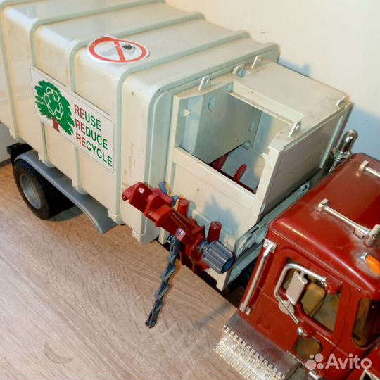 Игрушка машина мусоровоз