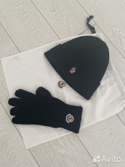 Moncler шапка и перчатки
